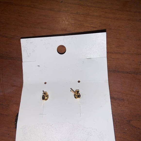 earrings - Picture 2 of 5